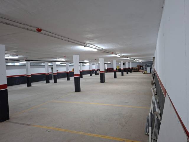 Garaje en Alquiler en Calle Manuel Ruiz de Quevedo, 11 en Peñacastillo - Nueva Montaña