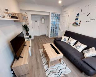Wohnzimmer von Wohnungen miete in Gijón  mit Heizung, Parkett und Möbliert
