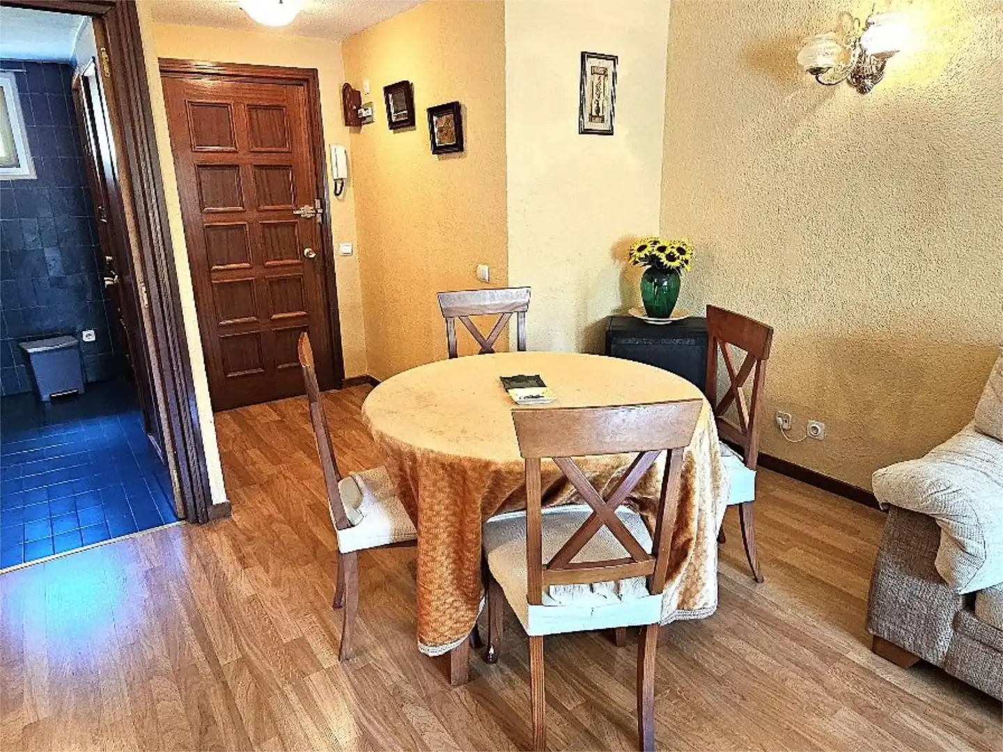 Menjador de Pis en venda en Cerezo de Arriba amb Calefacció, Terrassa i Piscina