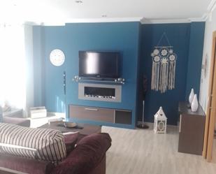 Sala d'estar de Pis de lloguer en Martos amb Aire condicionat i Balcó