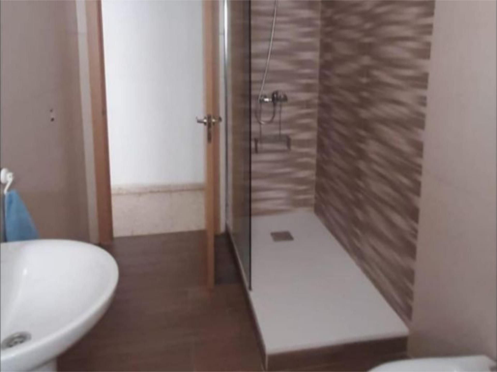 Bathroom of Flat to share in Cáceres Capital  with Heating, Furnished and Balcony