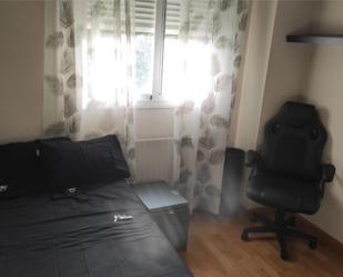 Bedroom of Flat to share in Majadahonda  with Heating, Private garden and Parquet flooring