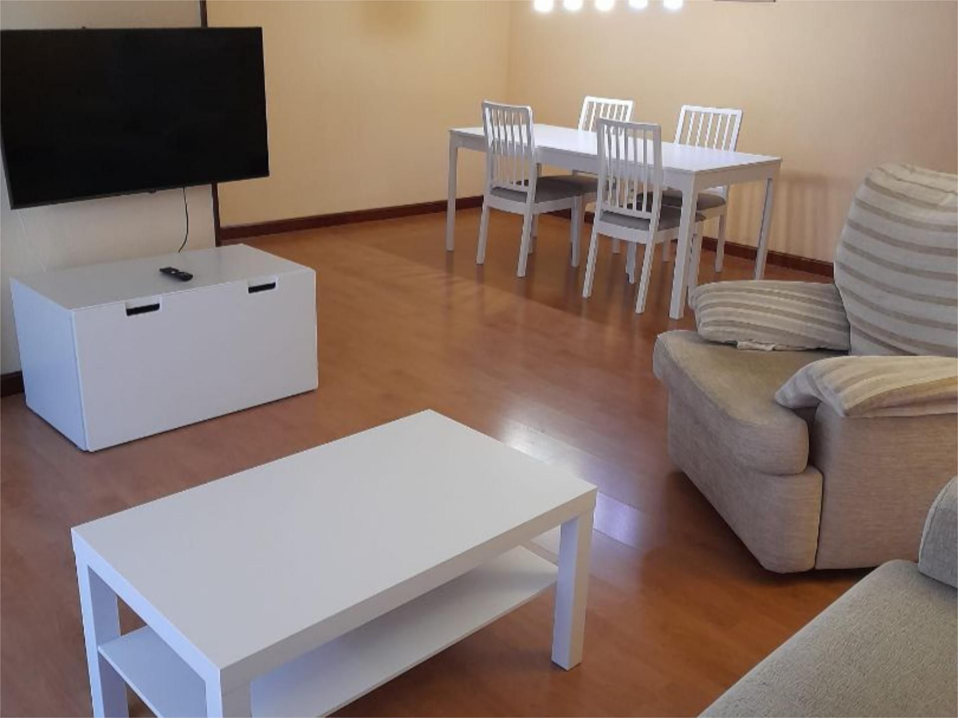 Sala d'estar de Pis de lloguer en Valladolid Capital amb Calefacció, Parquet i Terrassa