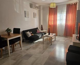 Sala d'estar de Pis de lloguer en Mijas amb Aire condicionat