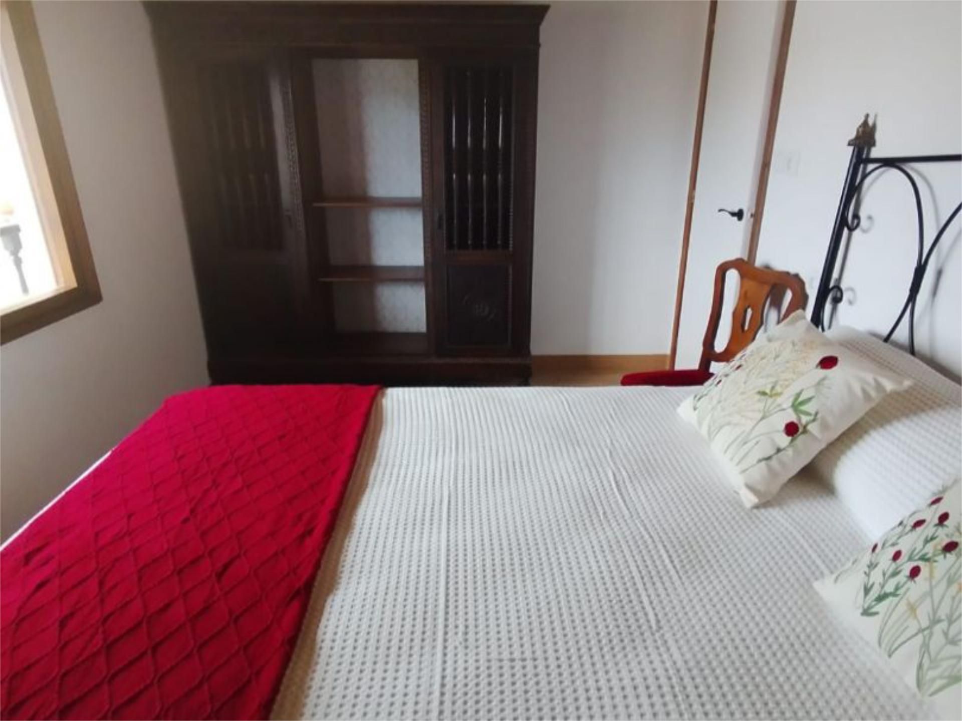 Dormitori de Casa o xalet de lloguer en Villaviciosa amb Jardí privat i Moblat