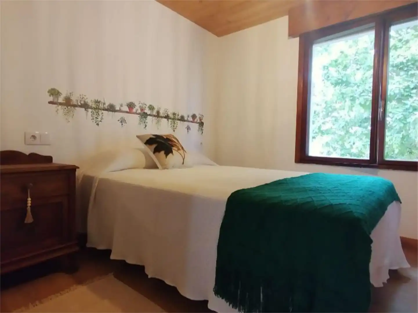 Pis en venda a N-632, 6, San Justo - Bedriñana Dormitori de Pis en venda en Villaviciosa amb Jardí privat, Parquet i Moblat