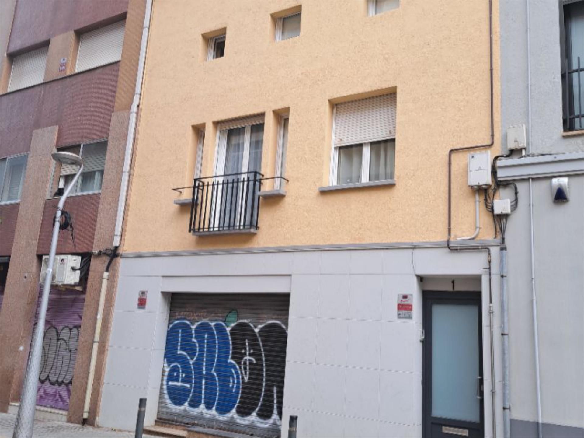 Exterior view of House or chalet for sale in  Barcelona Capital  with Air Conditioner, Heating and Private garden