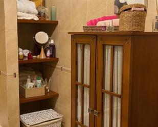 Bathroom of Single-family semi-detached for sale in  Jaén Capital  with Air Conditioner, Parquet flooring and Terrace