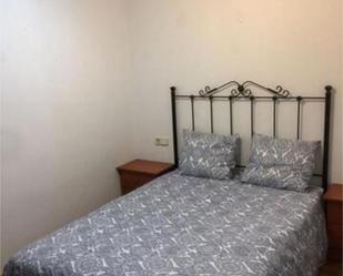 Bedroom of Flat to rent in Ordes  with Heating, Terrace and Furnished
