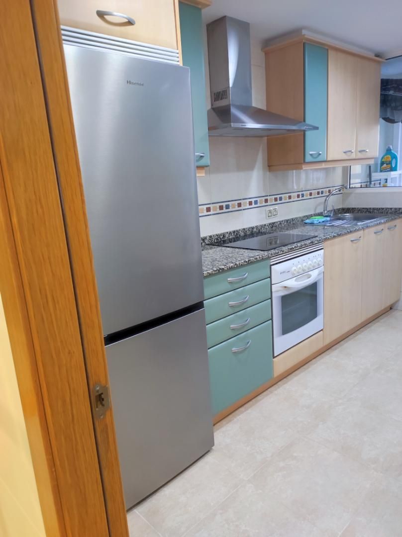 Cuina de Pis de lloguer en Narón amb Calefacció, Parquet i Traster