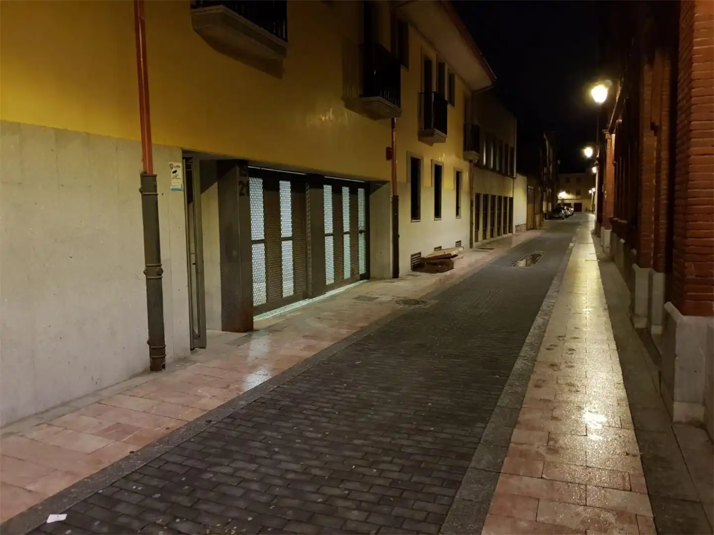 Garaje de alquiler en Calle Cardenal Landázuri, 8, Casco Antiguo Vista exterior de Garaje de alquiler en León Capital