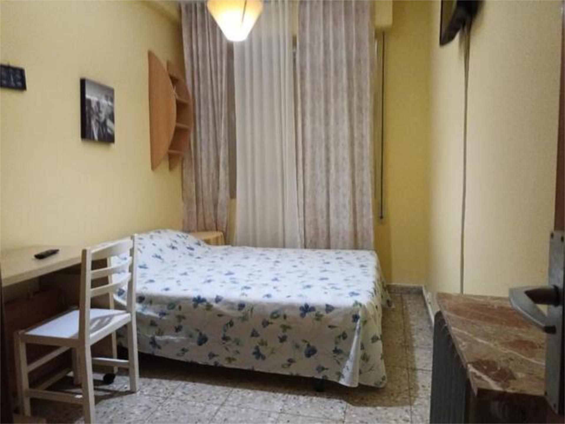 Bedroom of Flat to rent in  Toledo Capital  with Heating, Terrace and Furnished