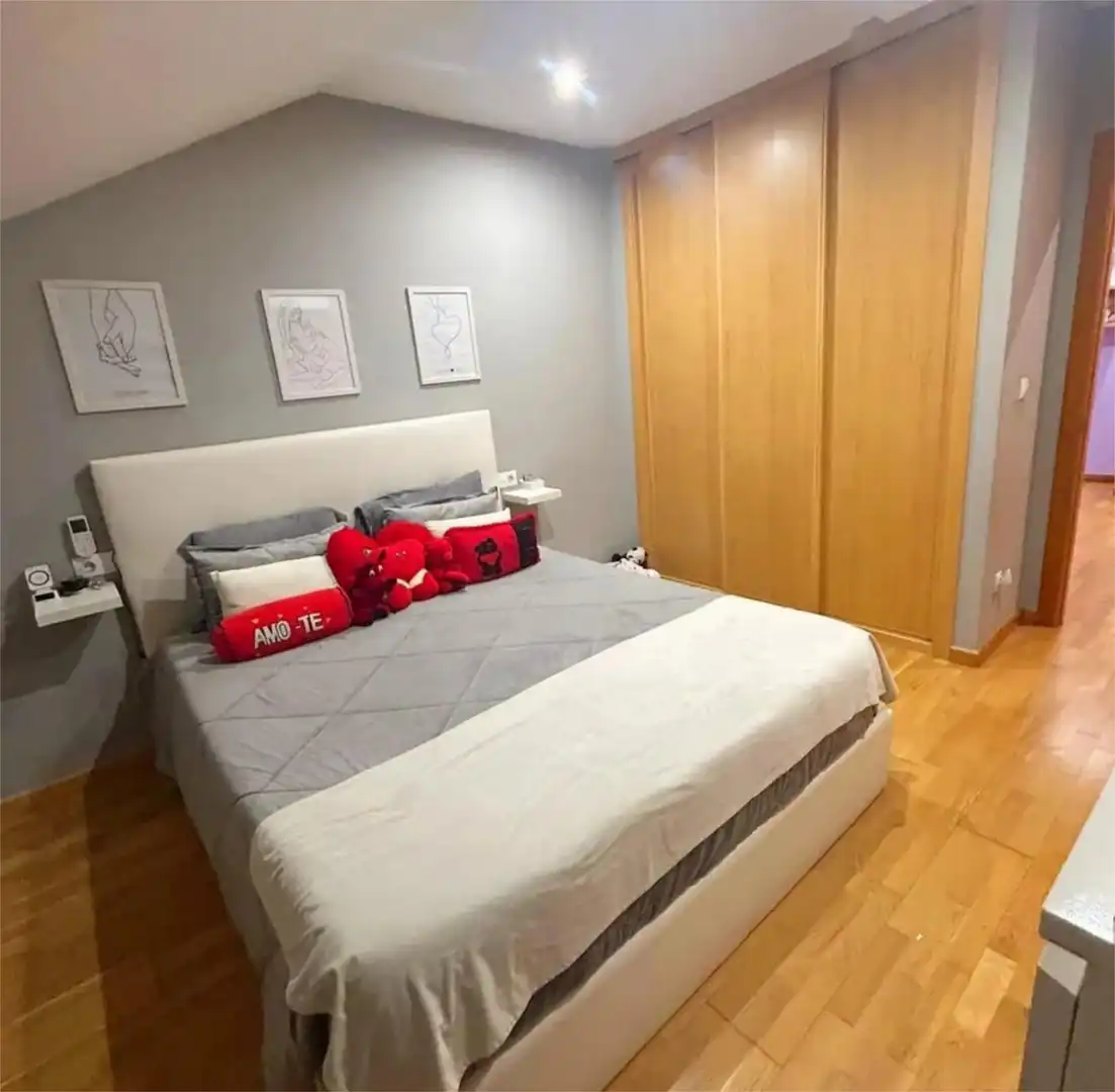 Schlafzimmer von Wohnung zur Miete in  Valencia Capital mit Klimaanlage und Balkon