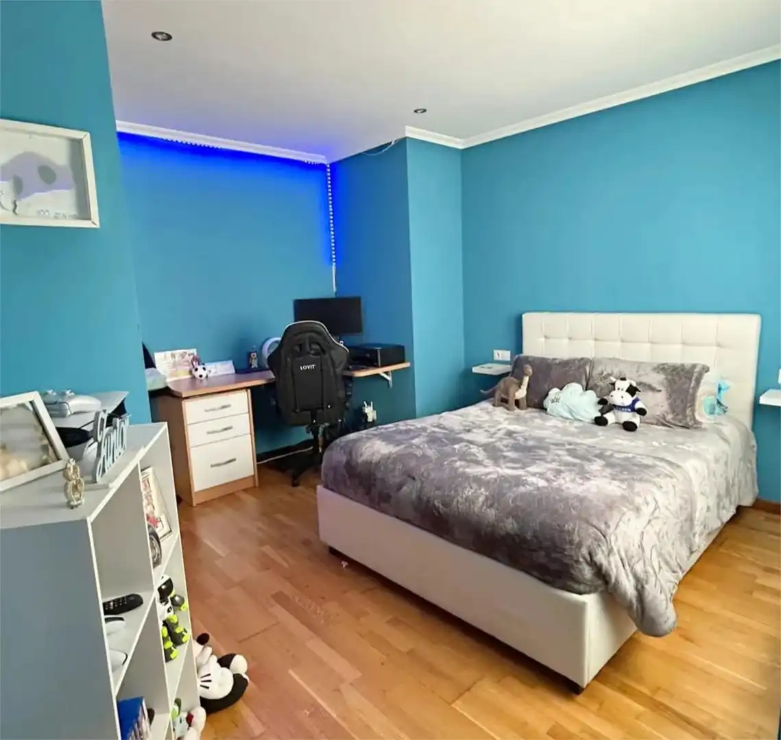 Schlafzimmer von Wohnung zur Miete in  Valencia Capital mit Klimaanlage und Balkon