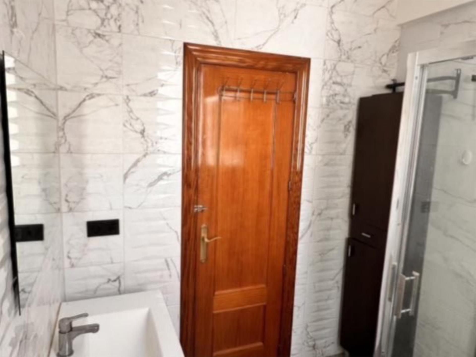 Bathroom of Flat for sale in Yecla  with Storage room