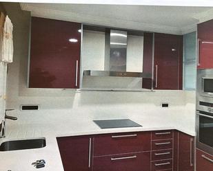 Cuina de Pis de lloguer en Vigo  amb Calefacció, Parquet i Moblat