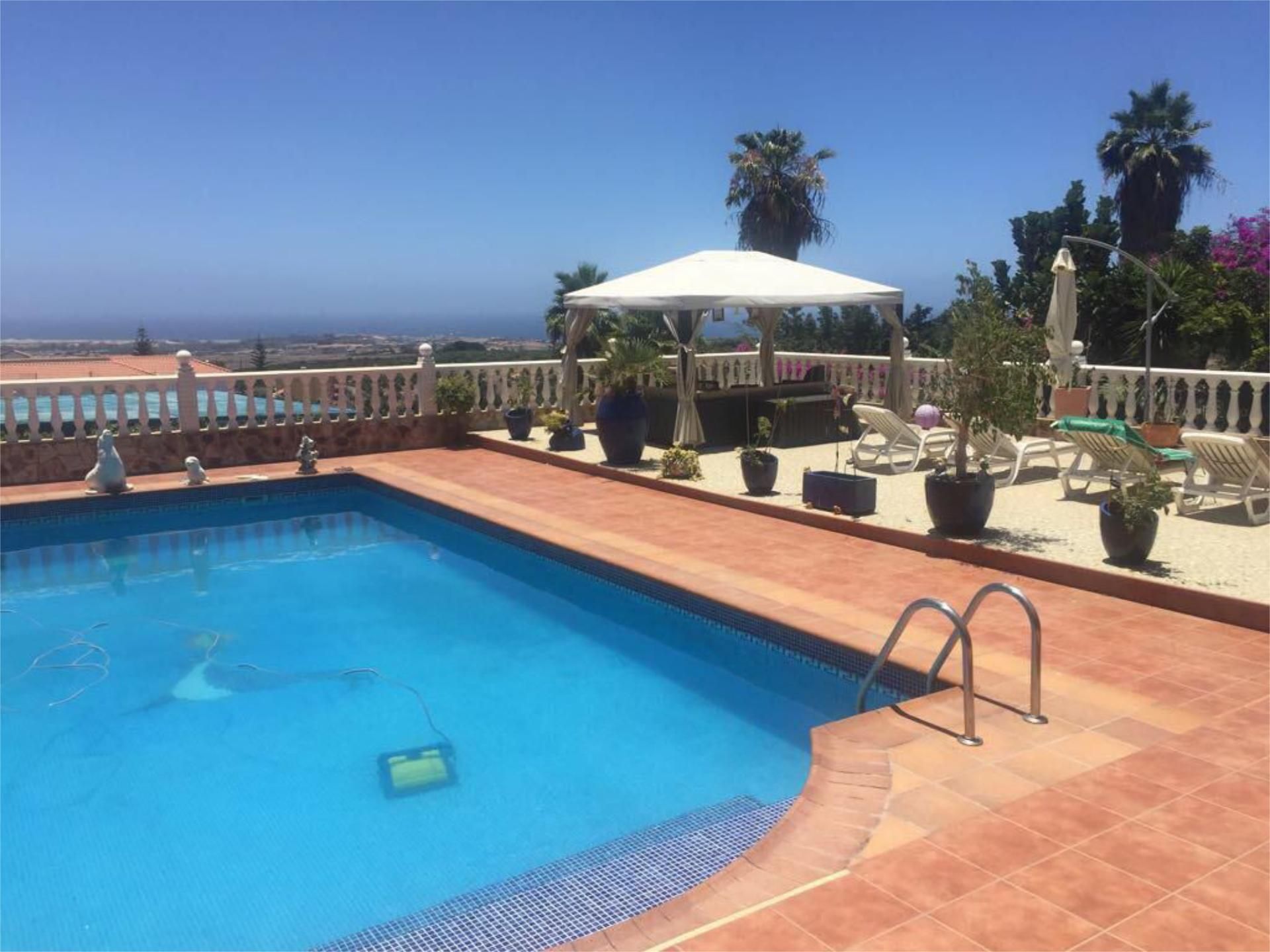 Swimming pool of House or chalet for sale in San Bartolomé de Tirajana  with Air Conditioner, Terrace and Swimming Pool