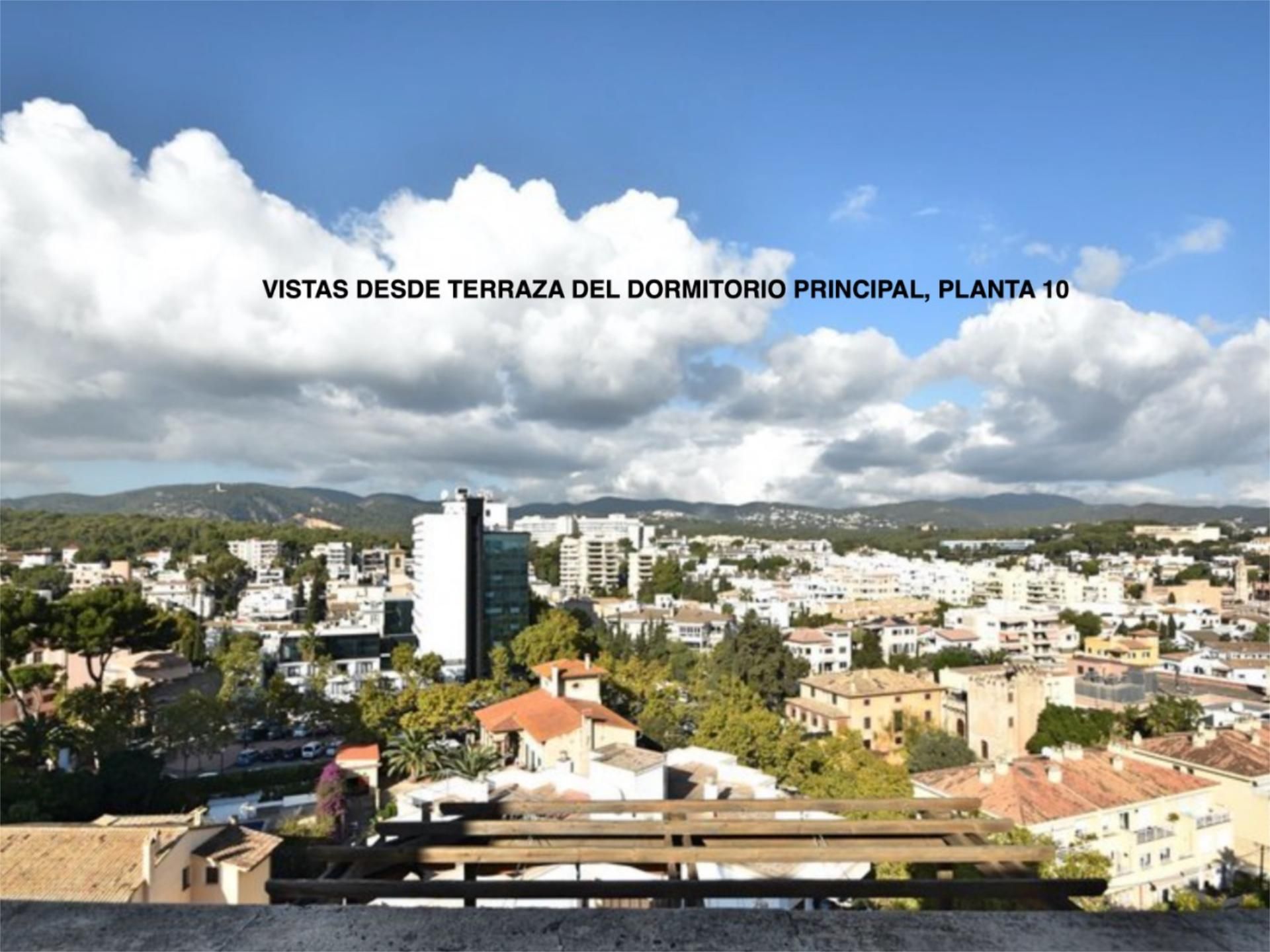 Vista exterior de Àtic en venda en  Palma de Mallorca amb Aire condicionat, Terrassa i Balcó