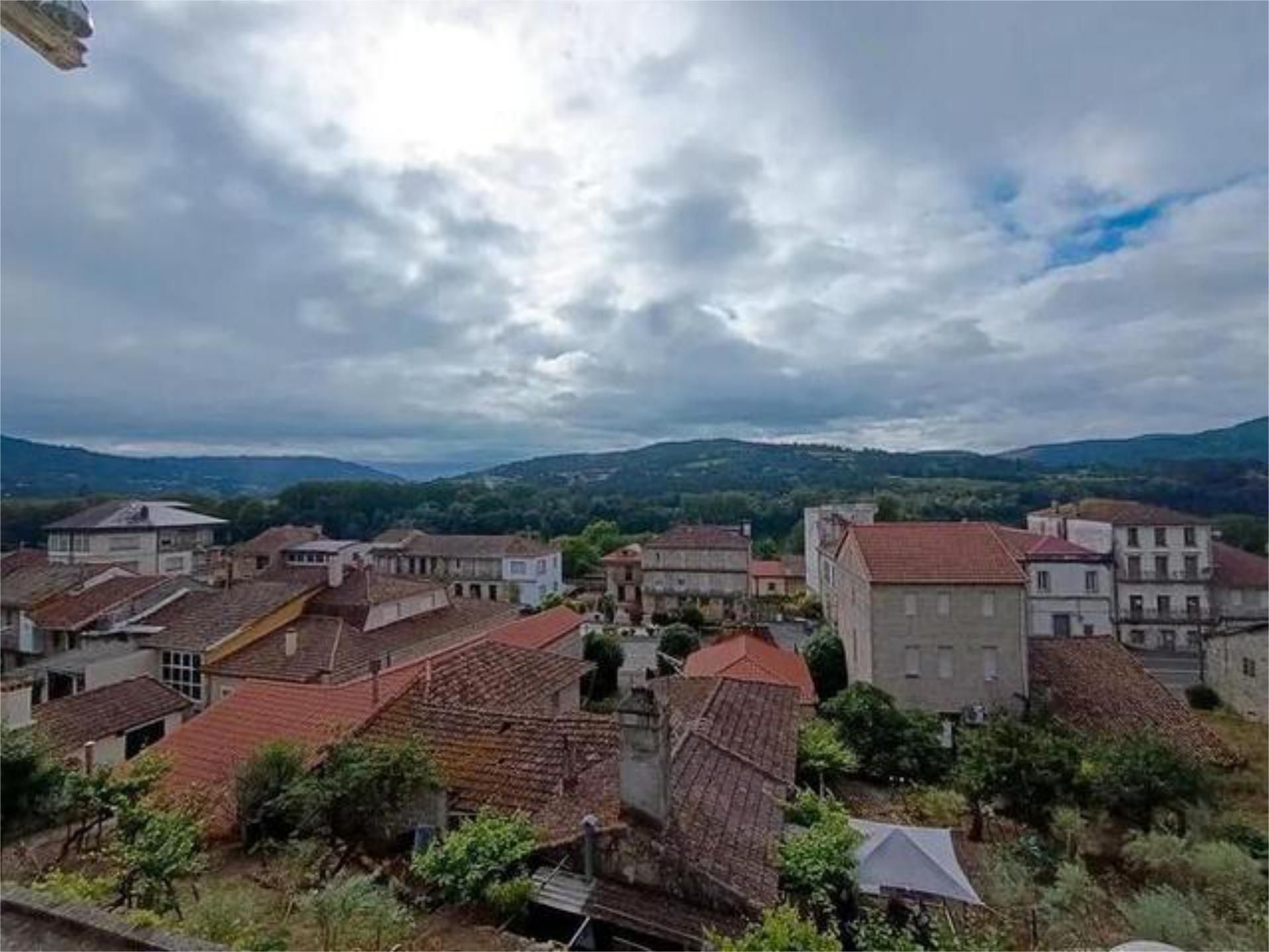 Exterior view of House or chalet for sale in Cenlle  with Terrace