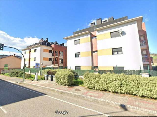 Garaje en Alquiler en Avenida los Rosales, 61 en Santa María de Cayón