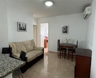 Living room of Flat for sale in  Sevilla Capital  with Air Conditioner and Furnished
