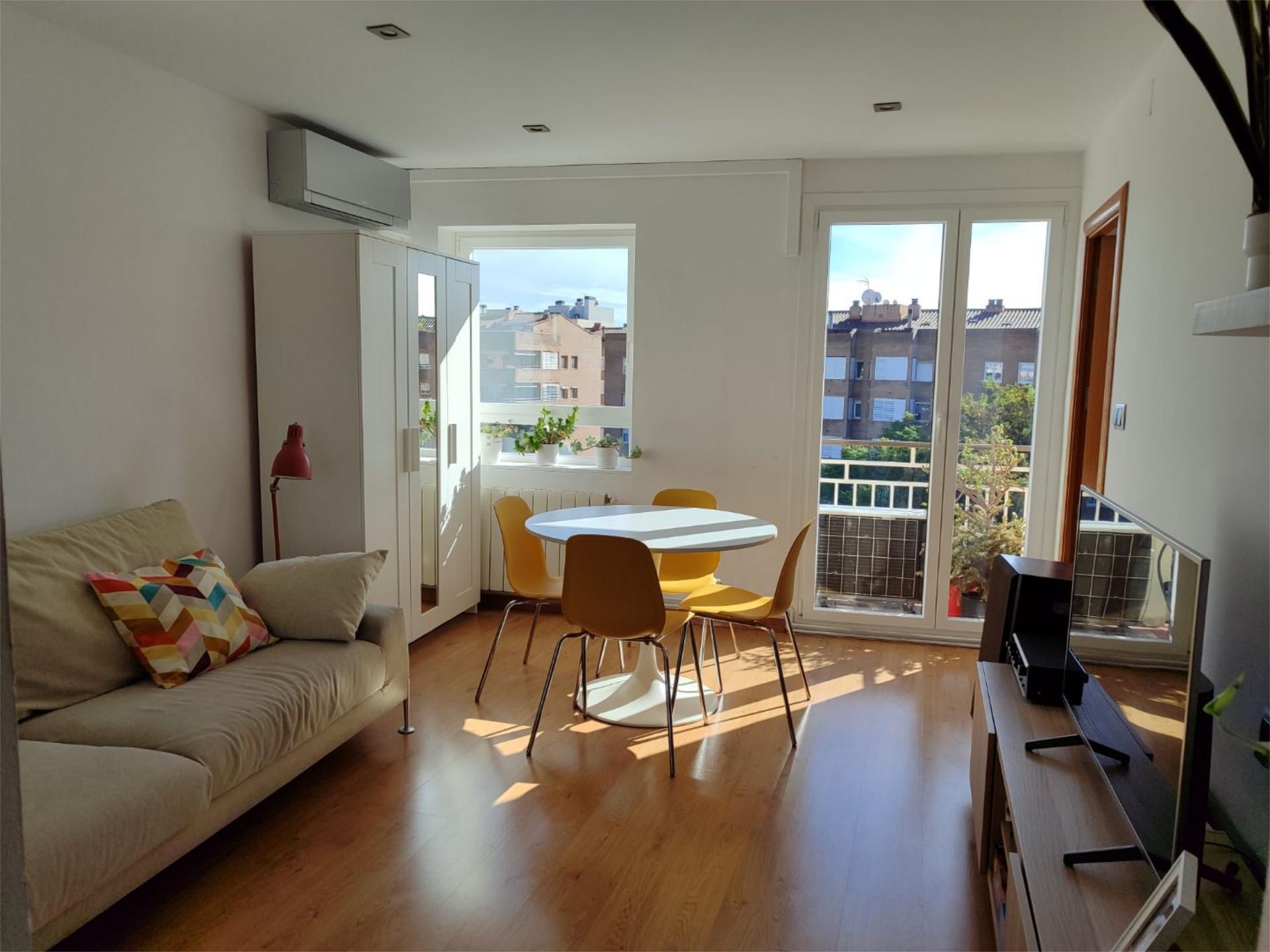 Living room of Flat for sale in Sant Joan Despí  with Air Conditioner and Balcony