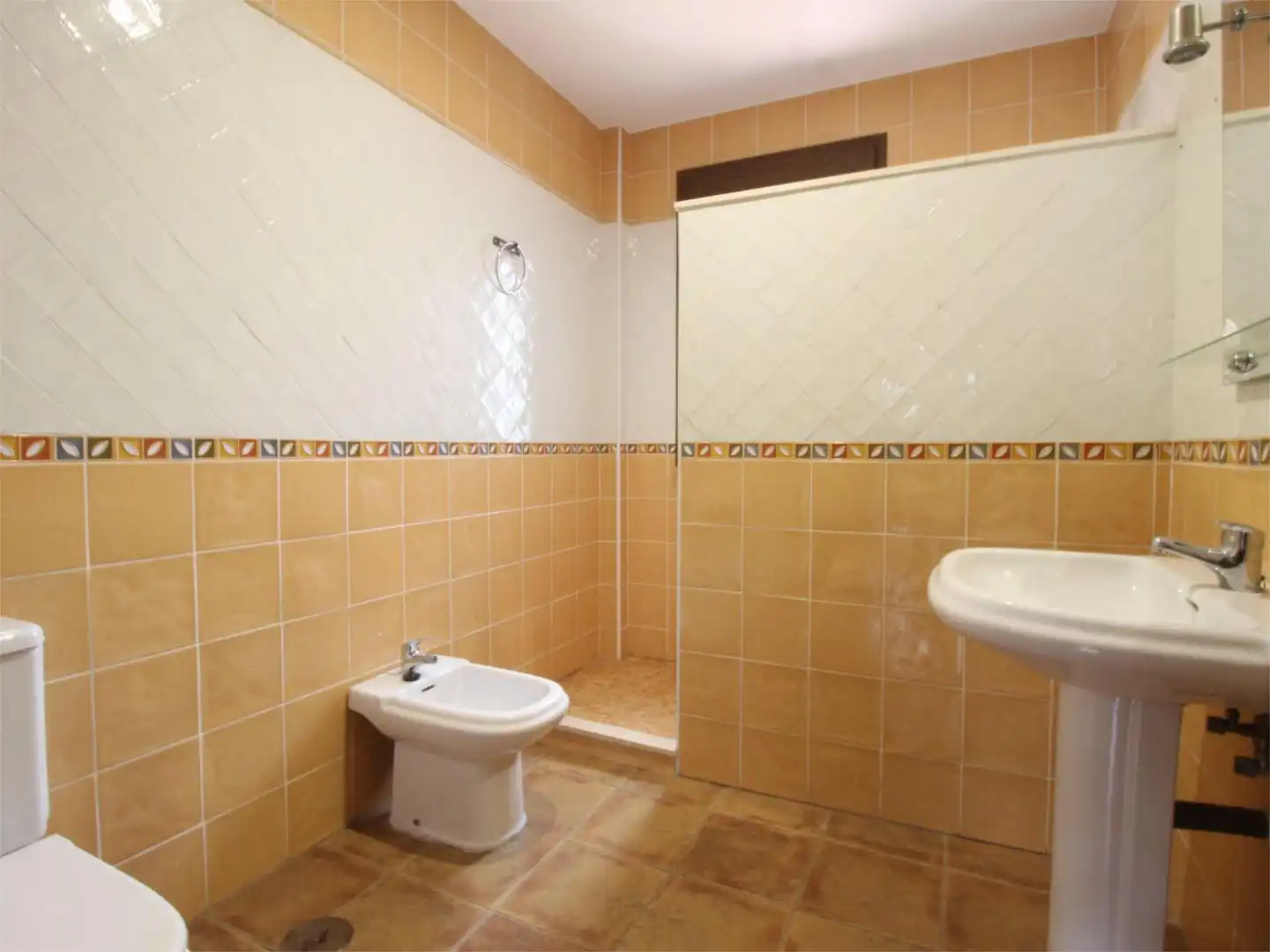 Wohnung zum Verkauf in Camino Cerro del Molino, 2, Los Gallos Badezimmer von Wohnung zum Verkauf in Chiclana de la Frontera mit Terrasse
