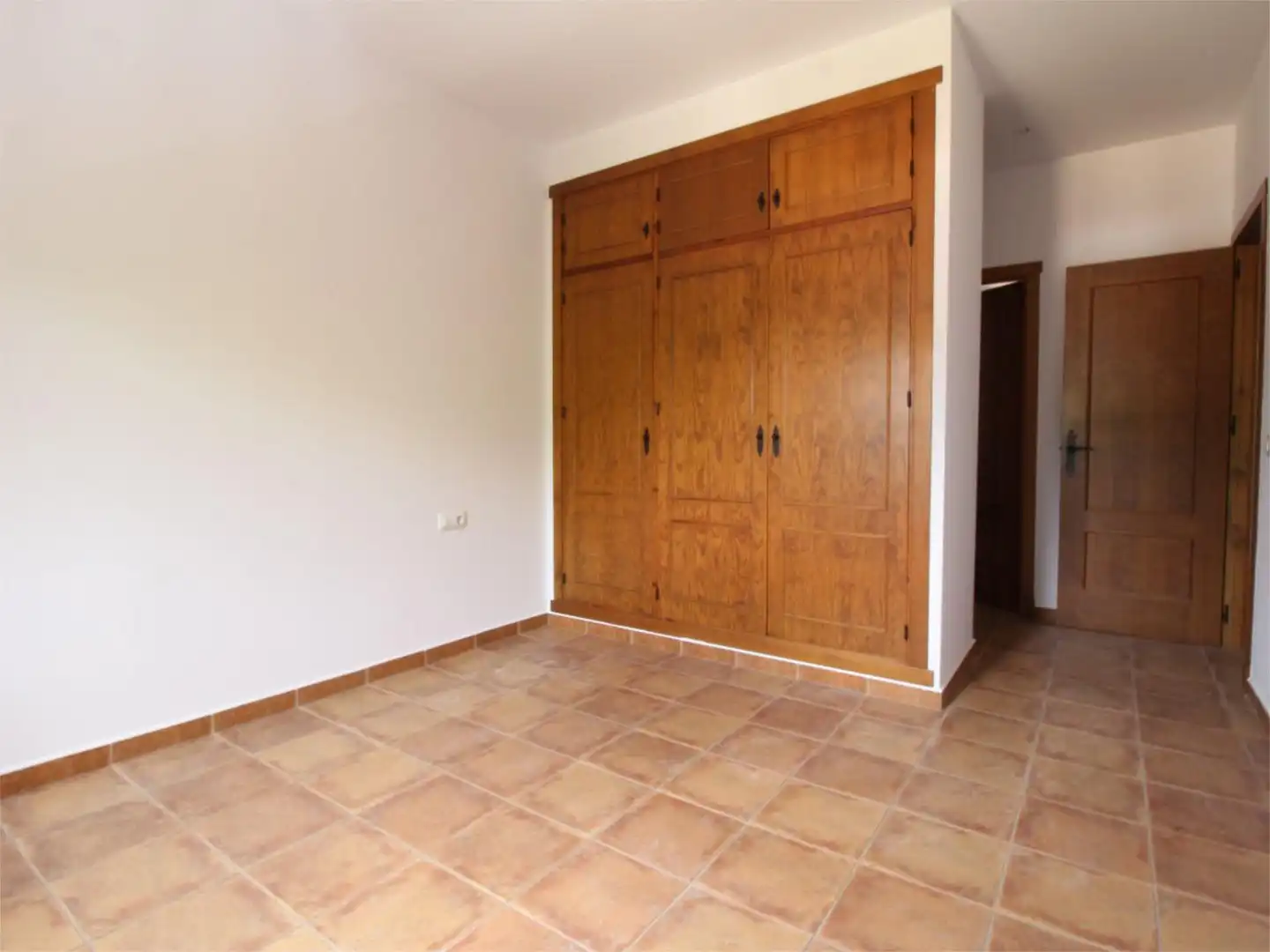Wohnung zum Verkauf in Camino Cerro del Molino, 2, Los Gallos Schlafzimmer von Wohnung zum Verkauf in Chiclana de la Frontera mit Terrasse