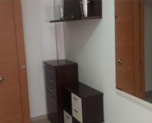 Dormitori de Pis de lloguer en Don Benito amb Aire condicionat, Terrassa i Balcó