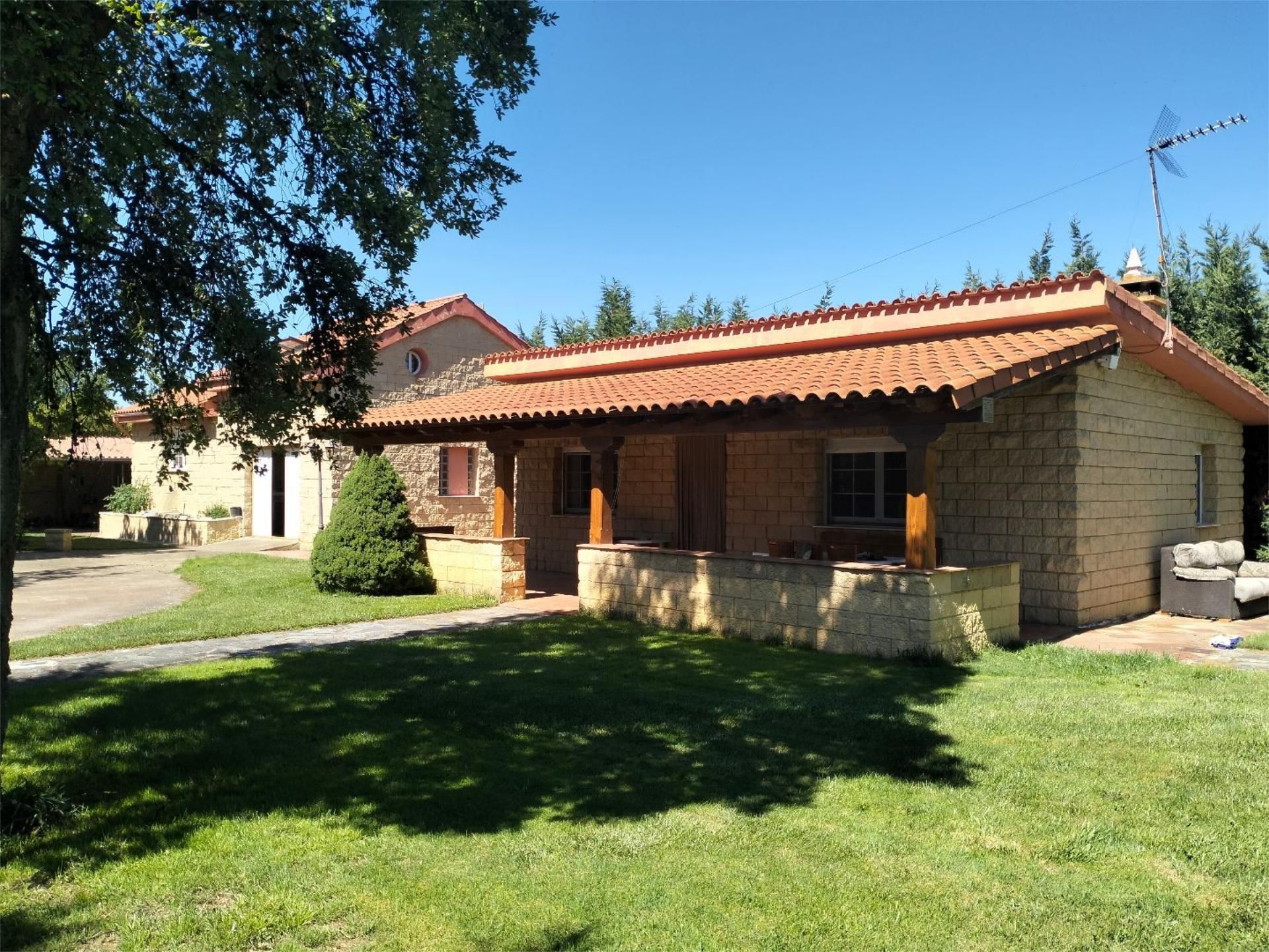 Exterior view of House or chalet for sale in Villasabariego  with Heating, Private garden and Terrace