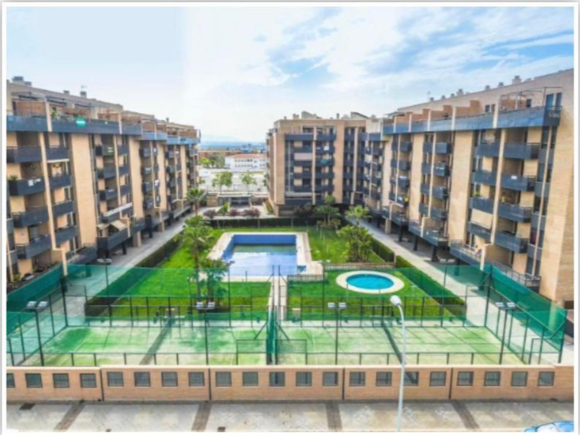Exterior view of Flat to rent in  Granada Capital  with Air Conditioner, Heating and Parquet flooring