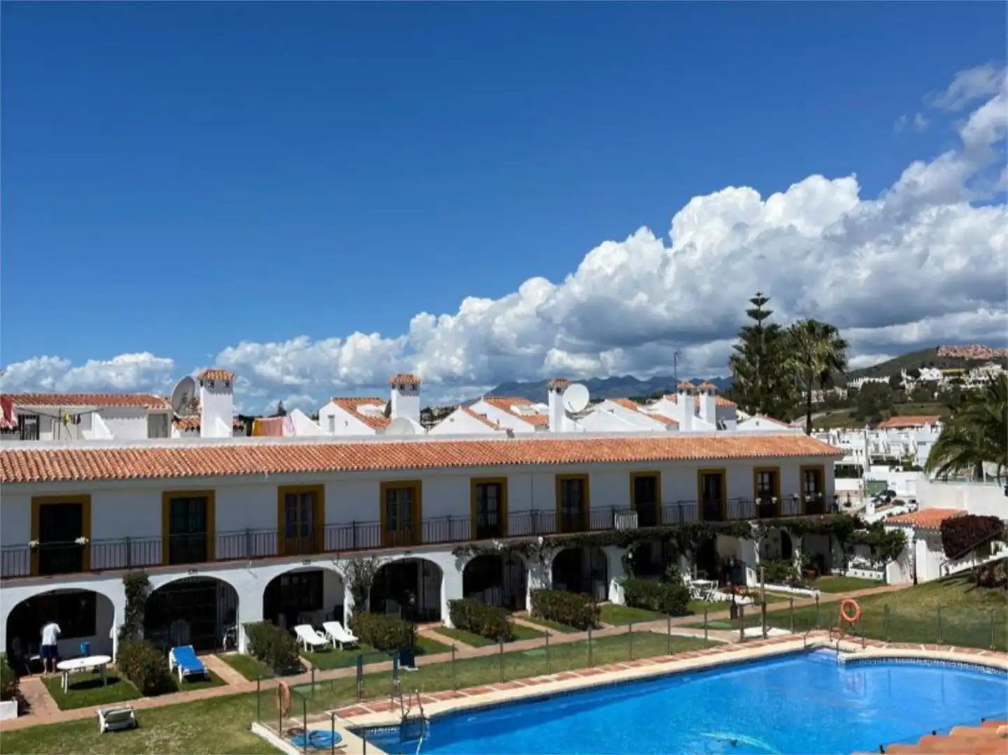 Außenansicht von Einfamilien-Reihenhaus zum Verkauf in Mijas mit Klimaanlage, Terrasse und Schwimmbad