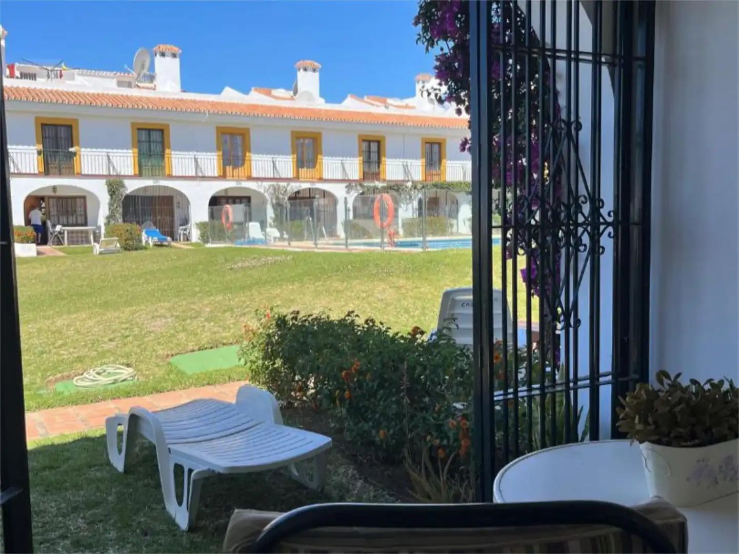 Garten von Einfamilien-Reihenhaus zum Verkauf in Mijas mit Klimaanlage, Terrasse und Schwimmbad