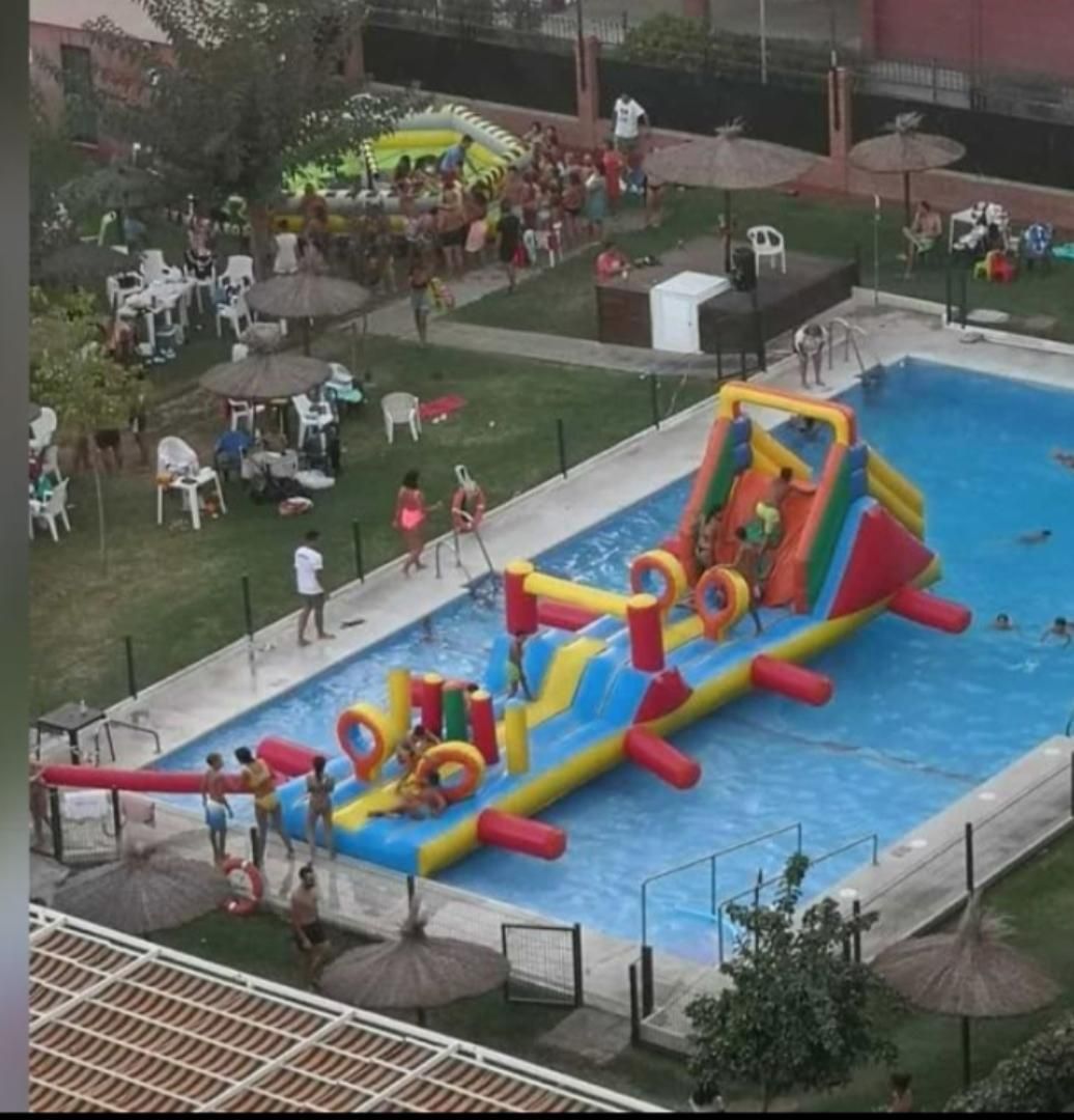 Piscina de Pis en venda en  Sevilla Capital amb Aire condicionat, Calefacció i Jardí privat