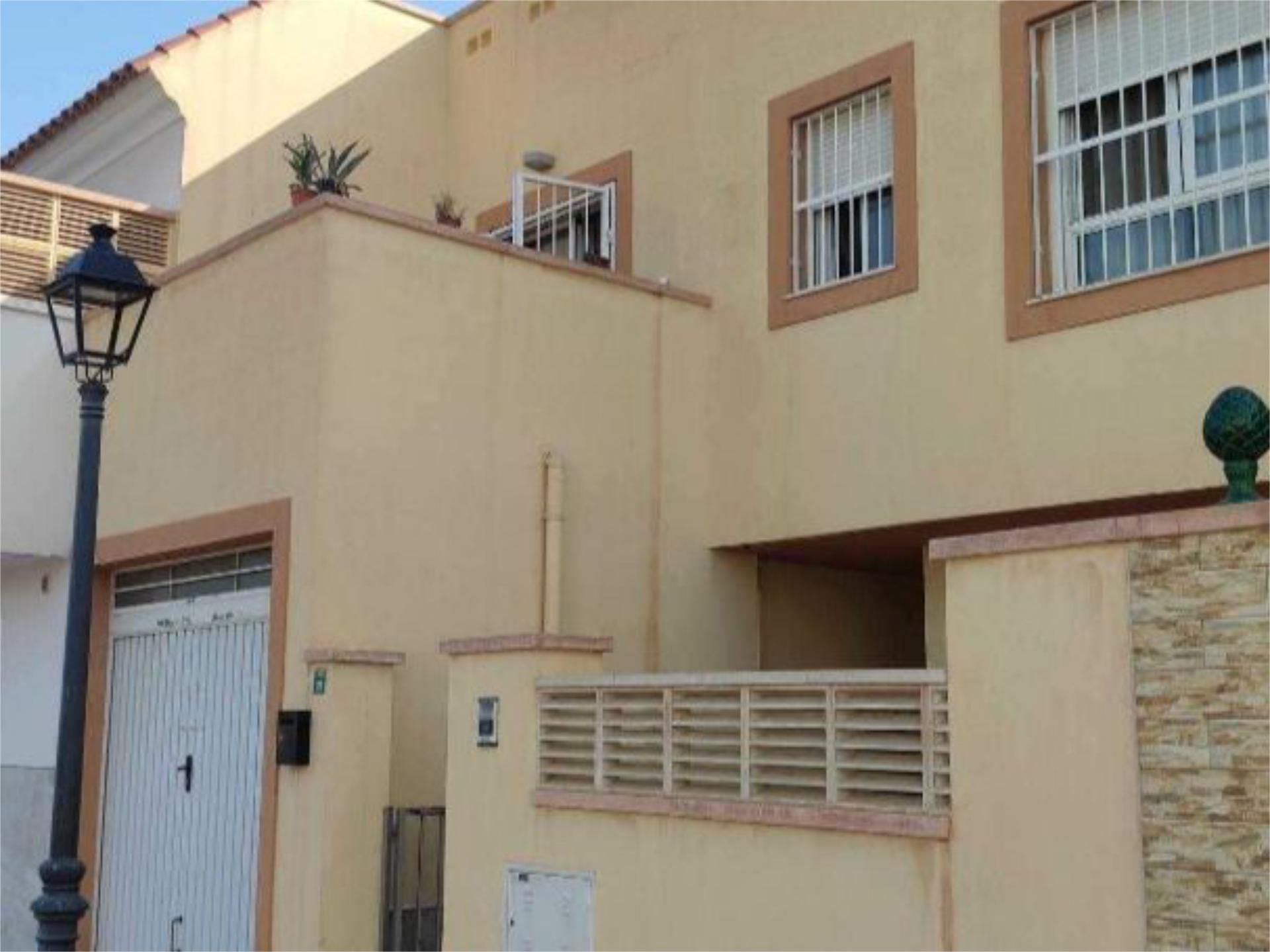 Vista exterior de Dúplex en venda en Huércal de Almería