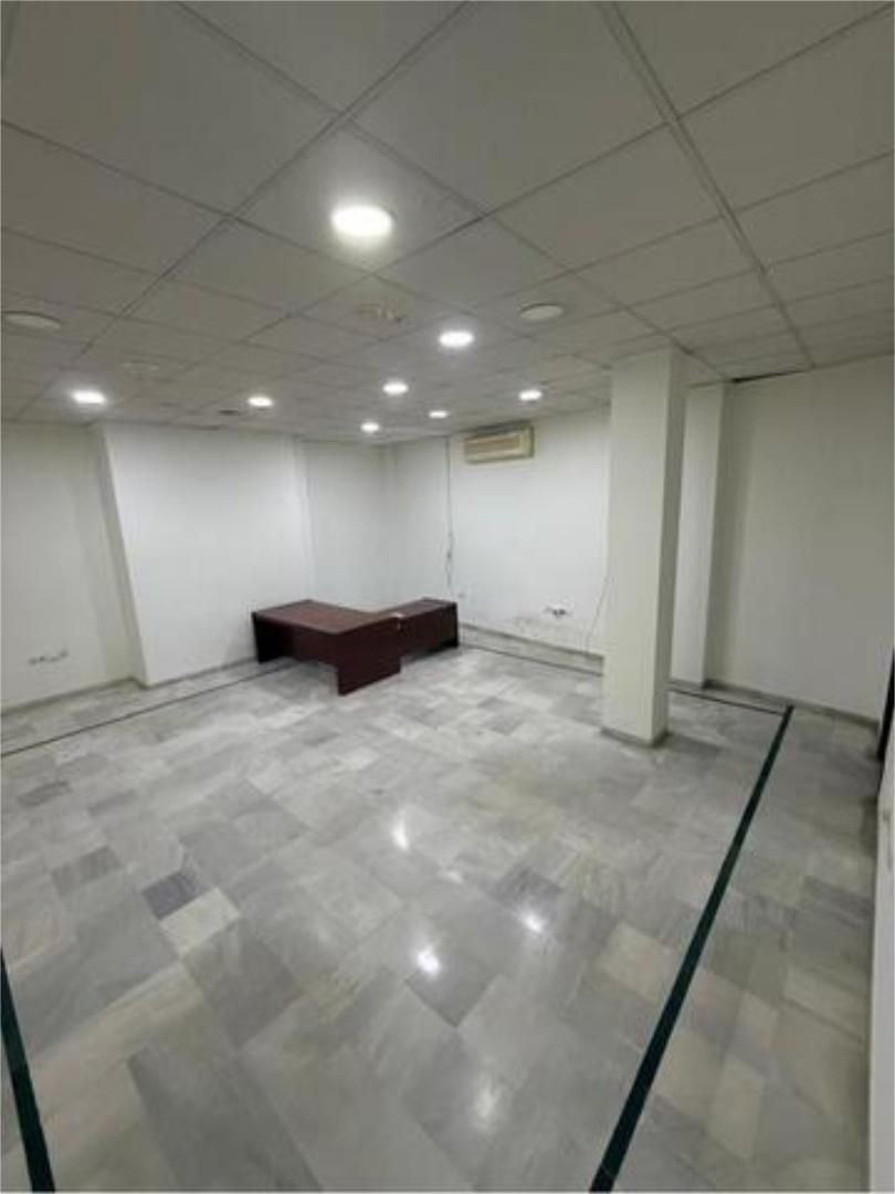 Premises to rent in Osuna  with Air Conditioner