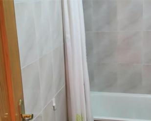 Bathroom of Flat to rent in Elche / Elx  with Balcony