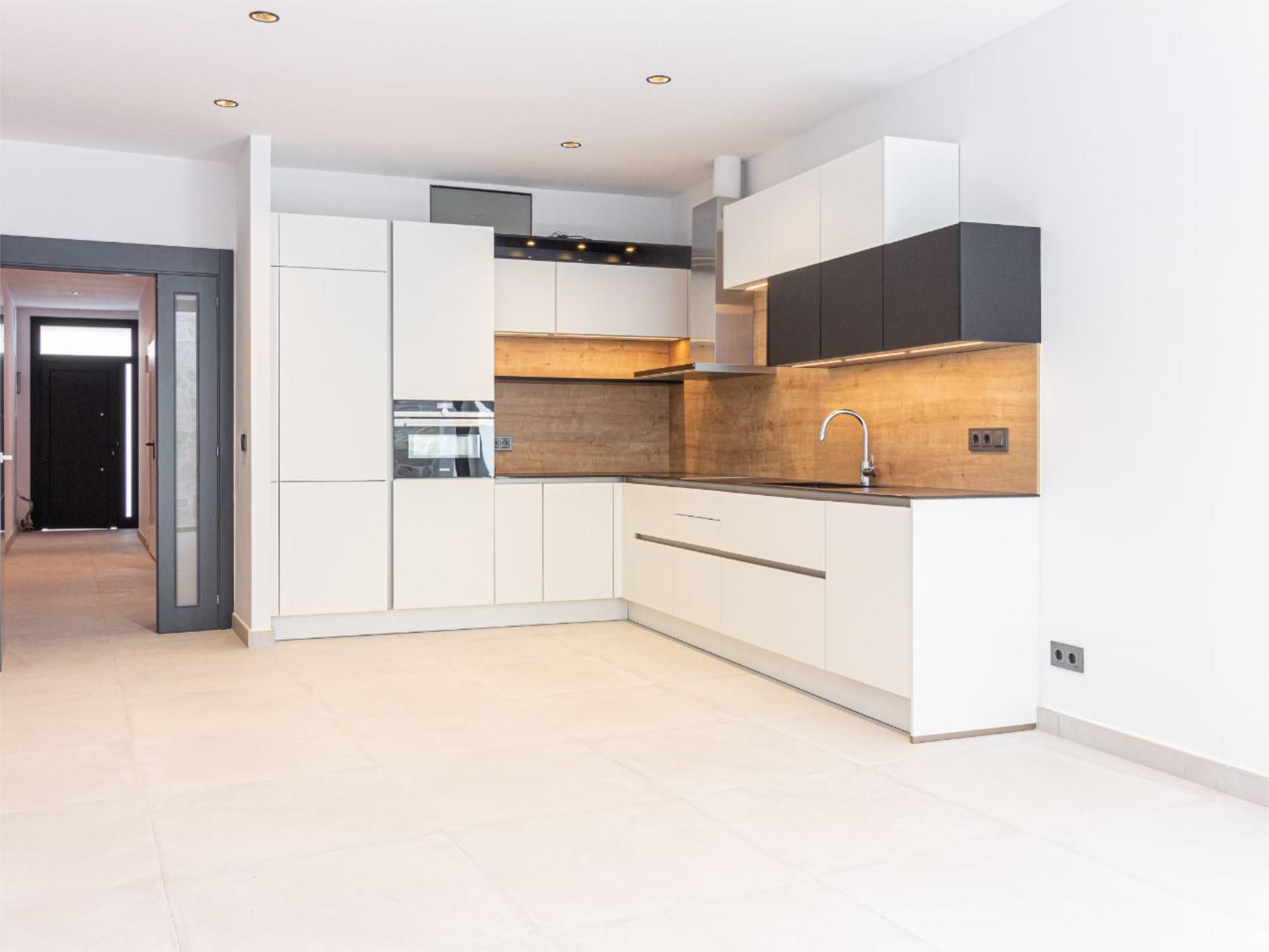 Kitchen of Single-family semi-detached for sale in Badalona  with Air Conditioner, Terrace and Balcony