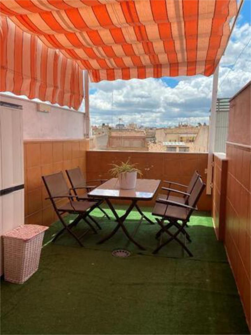 Terrassa de Àtic de lloguer en Linares amb Calefacció, Terrassa i Moblat