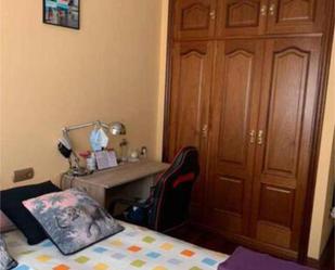 Bedroom of Flat to rent in Santiago de Compostela   with Heating, Terrace and Furnished