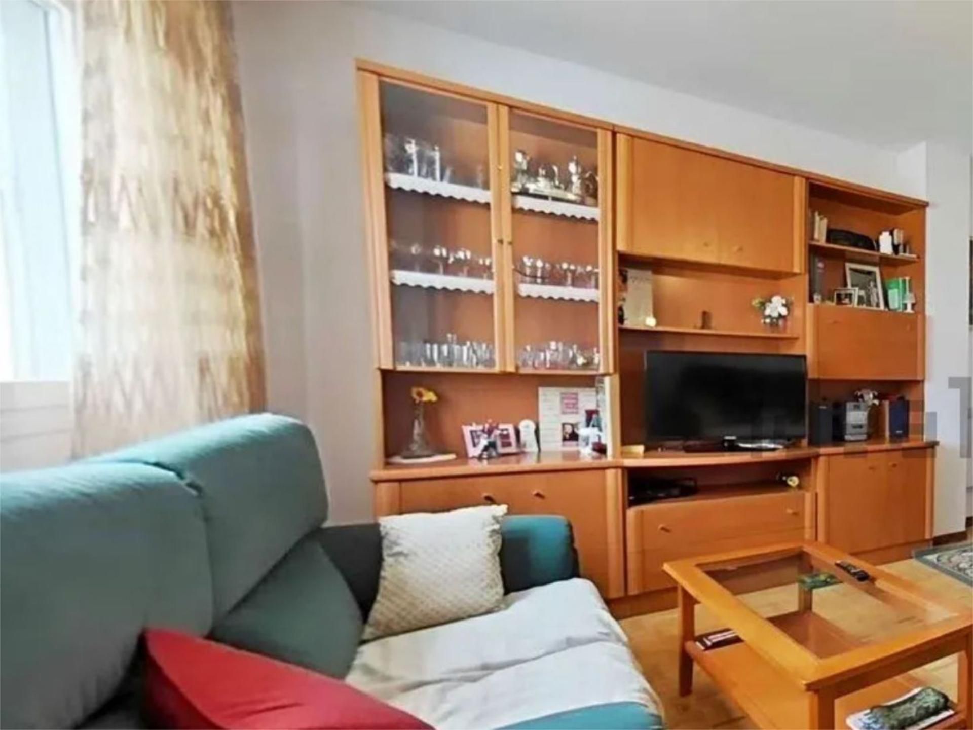 Sala d'estar de Pis de lloguer en Pozaldez amb Calefacció, Terrassa i Moblat