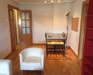 Sala d'estar de Apartament en venda en Ávila Capital amb Calefacció, Terrassa i Traster