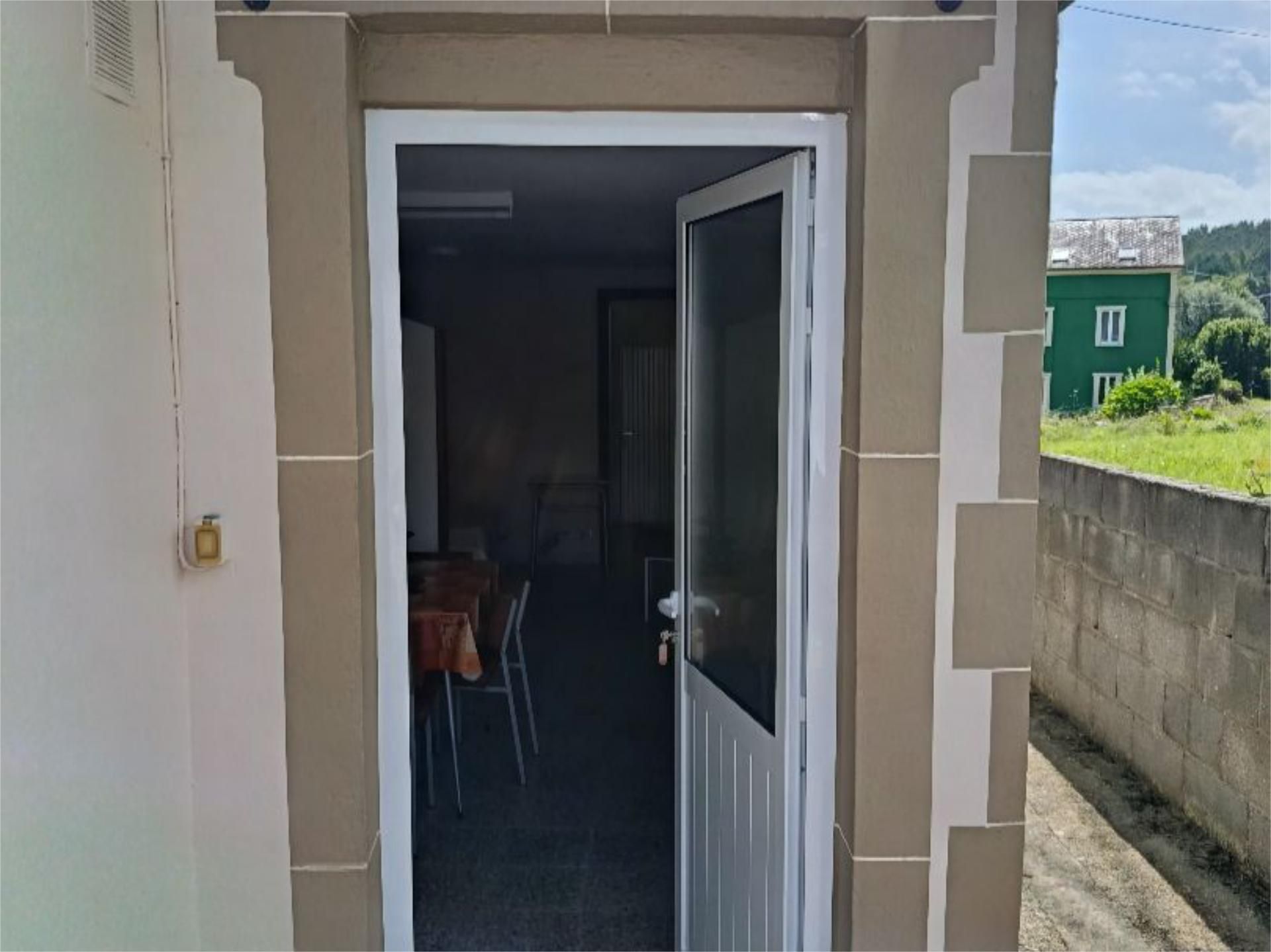 Study to rent in Barreiros  with Terrace, Furnished and Community parking