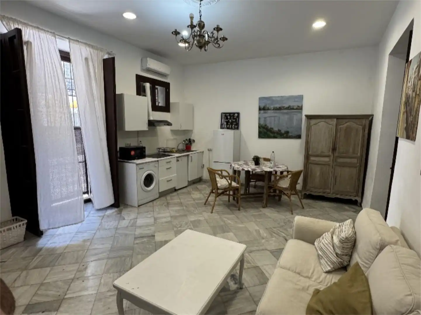 Apartament de lloguer a Calle Larga, 64, Casco Histórico - Ribera del Marisco Sala d'estar de Apartament de lloguer en El Puerto de Santa María amb Aire condicionat, Calefacció i Moblat