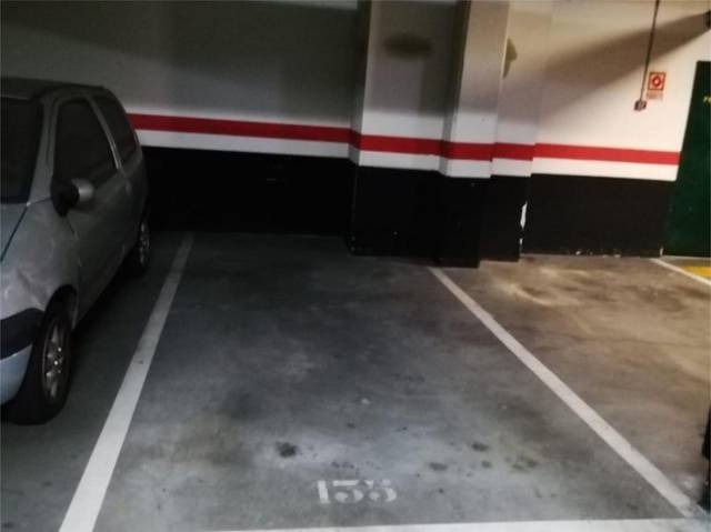 Garaje en Alquiler en Calle Albahaca, 3 en La Victoria - Puente Jardín