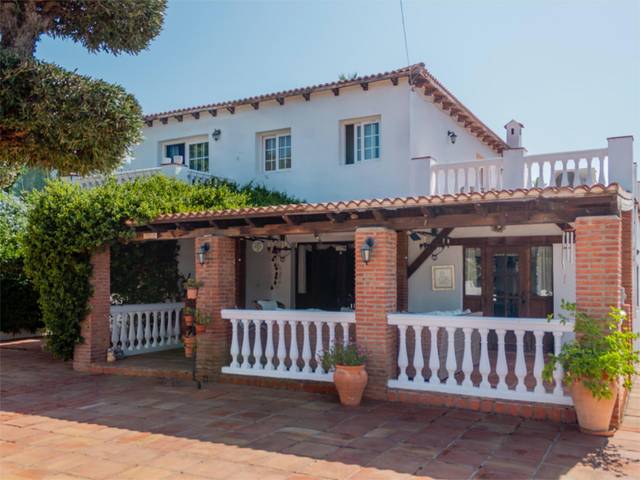 Casa-chalet en Venta en Centro