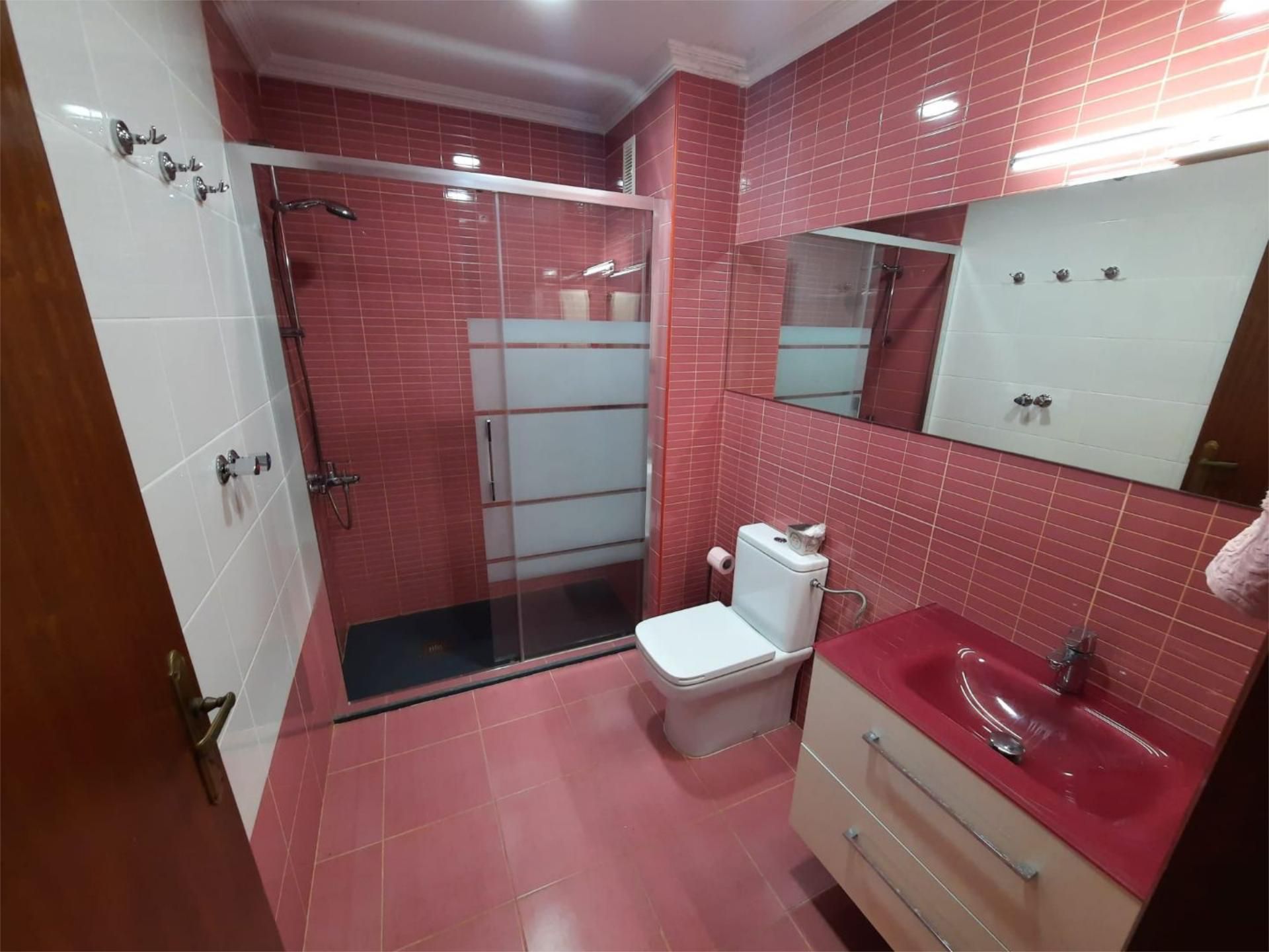 Bathroom of Flat to rent in Torrevieja  with Air Conditioner, Heating and Furnished