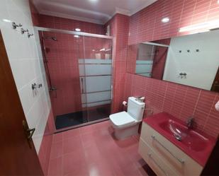 Bathroom of Flat to rent in Torrevieja  with Air Conditioner, Heating and Furnished
