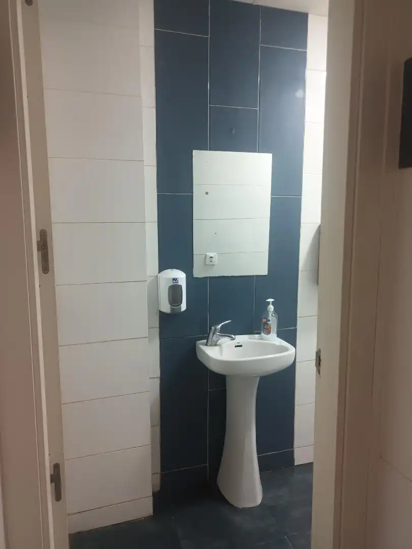 Baño de Local en traspaso en Villanueva del Trabuco con Aire acondicionado y Calefacción