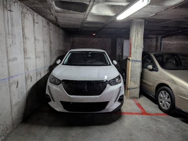 Garaje en Alquiler en Carretera Navalpino, 33 en Los Cigarrales-La Bastida